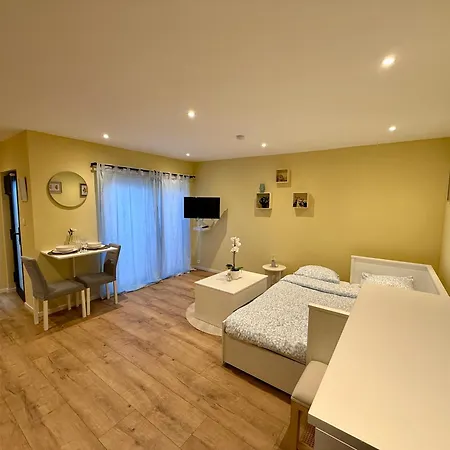 Дом отдыха Tinymoko - - Proche Du Shape Et Pairi Daiza