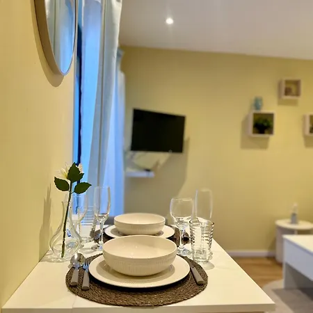 Tinymoko - - Proche Du Shape Et Pairi Daiza Монс